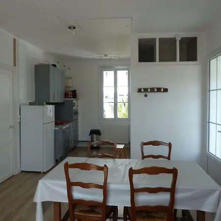 à Pied - Grand Lumineux - Ménage Et Linge Non Compris